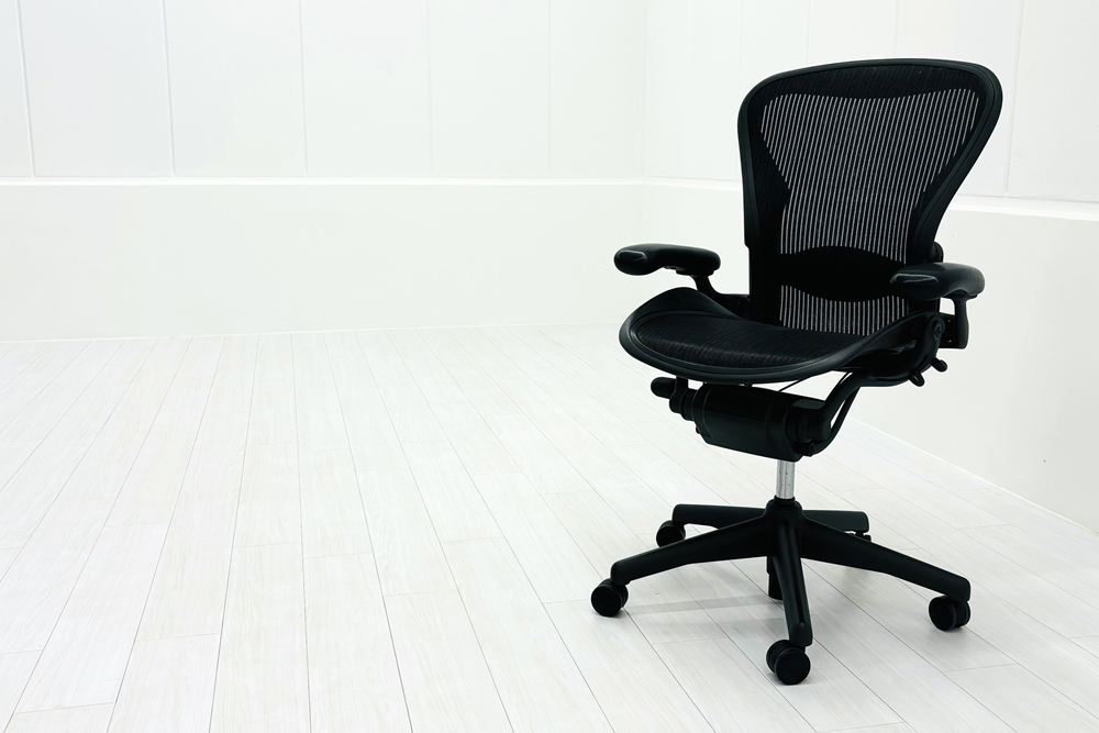 【消耗パーツ交換】 Aeron Chairs アーロンチェア 中古 Bサイズ フル装備 ハーマンミラー Herman Miller 中古オフィス家具 ランバーサポート 肘ダイヤルの画像