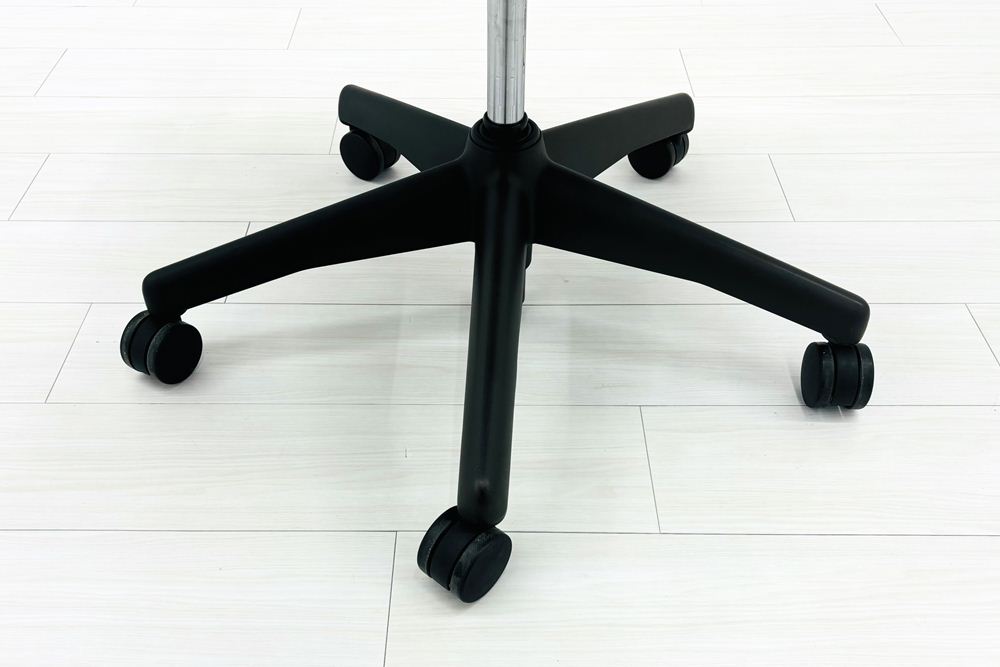 【消耗パーツ交換】 Aeron Chairs アーロンチェア 中古 Bサイズ フル装備 ハーマンミラー Herman Miller 中古オフィス家具 ランバーサポート 肘ダイヤルの画像