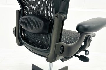 【消耗パーツ交換】 Aeron Chairs アーロンチェア 中古 Bサイズ フル装備 ハーマンミラー Herman Miller 中古オフィス家具 ランバーサポート 肘ダイヤルの画像
