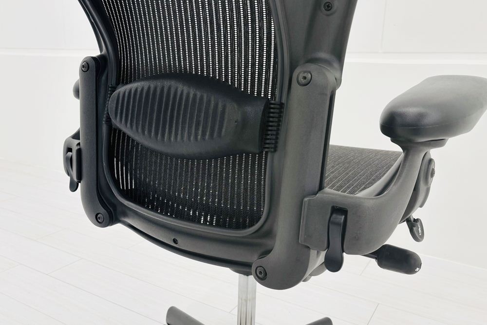 【消耗パーツ交換】 Herman Miller Aeron Chairs アーロンチェア 中古 Bサイズ フル装備 ハーマンミラー ランバーサポート 中古オフィス家具 肘レバータイプの画像