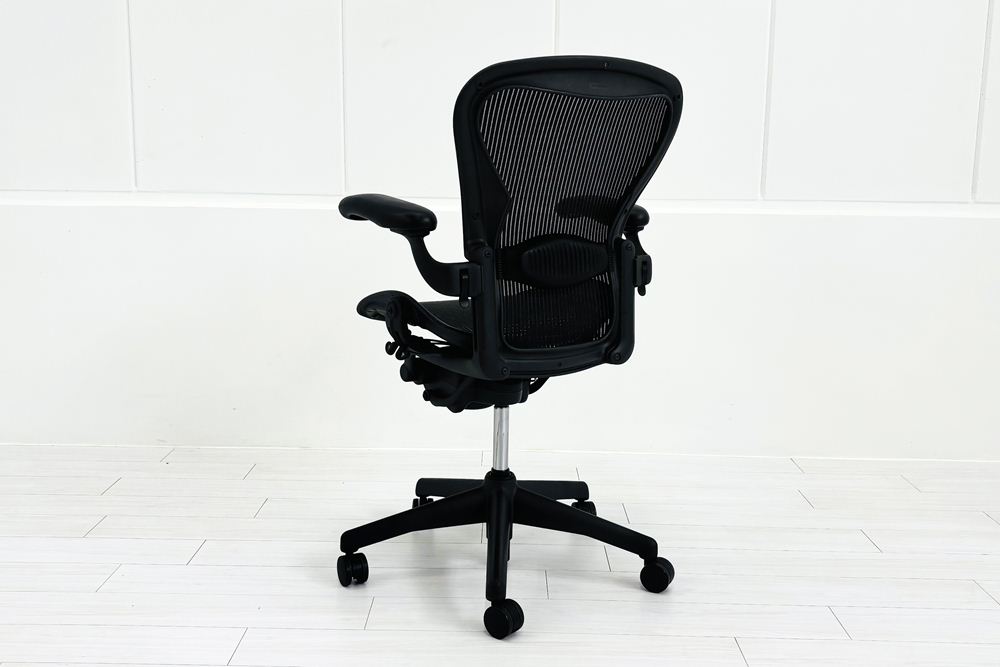 【消耗パーツ交換】 Herman Miller Aeron Chairs アーロンチェア 中古 Bサイズ フル装備 ハーマンミラー ランバーサポート 中古オフィス家具 肘レバータイプの画像