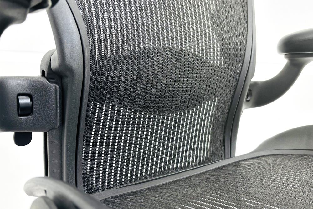 【消耗パーツ交換】 Herman Miller Aeron Chairs アーロンチェア 中古 Bサイズ フル装備 ハーマンミラー ランバーサポート 中古オフィス家具 肘レバータイプの画像