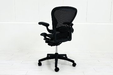 【消耗パーツ交換】 Herman Miller Aeron Chairs アーロンチェア 中古 Bサイズ フル装備 ハーマンミラー ランバーサポート 中古オフィス家具 肘レバータイプの画像