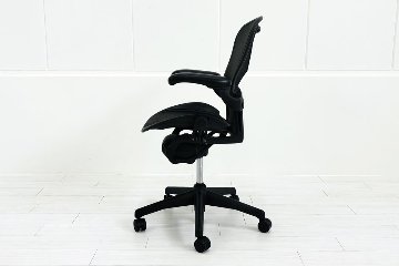 【消耗パーツ交換】 Herman Miller Aeron Chairs アーロンチェア 中古 Bサイズ フル装備 ハーマンミラー ランバーサポート 中古オフィス家具 肘レバータイプの画像