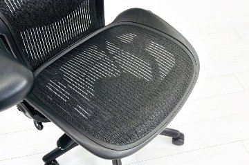 【消耗パーツ交換】 Herman Miller Aeron Chairs アーロンチェア 中古 Bサイズ フル装備 ハーマンミラー ランバーサポート 中古オフィス家具 肘レバータイプの画像