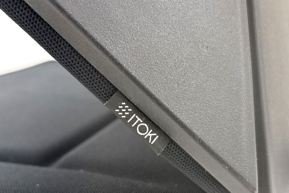 イトーキ フリップフラップチェア 2019年製 中古 エクストラハイバック 事務椅子 ITOKI FLIP FLAP 中古オフィス家具 ブラックの画像