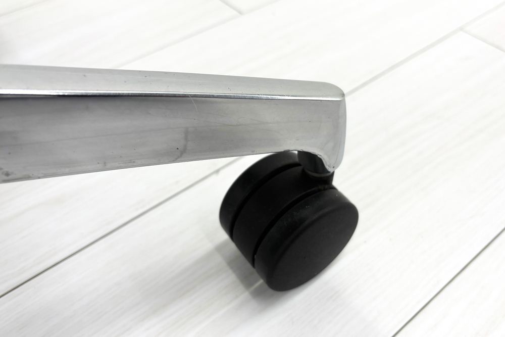 イトーキ フリップフラップチェア 2019年製 中古 エクストラハイバック 事務椅子 ITOKI FLIP FLAP 中古オフィス家具 ブラックの画像