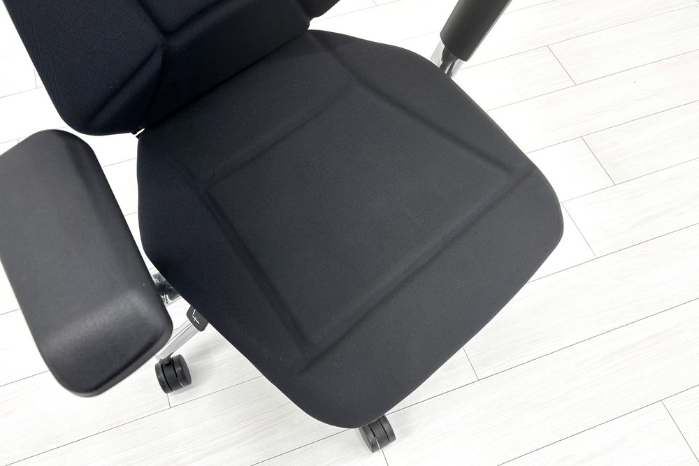 イトーキ フリップフラップチェア 2019年製 中古 エクストラハイバック 事務椅子 ITOKI FLIP FLAP 中古オフィス家具 ブラックの画像