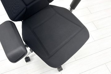 イトーキ フリップフラップチェア 2019年製 中古 エクストラハイバック 事務椅子 ITOKI FLIP FLAP 中古オフィス家具 ブラックの画像