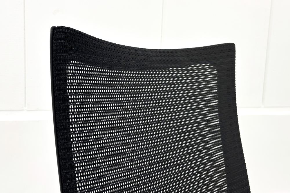 【ポリッシュ脚ピカピカ磨き有！】Baron Chair バロンチェア オカムラ 中古 固定肘 中古オフィス家具 ハイバックメッシュ ブラックの画像