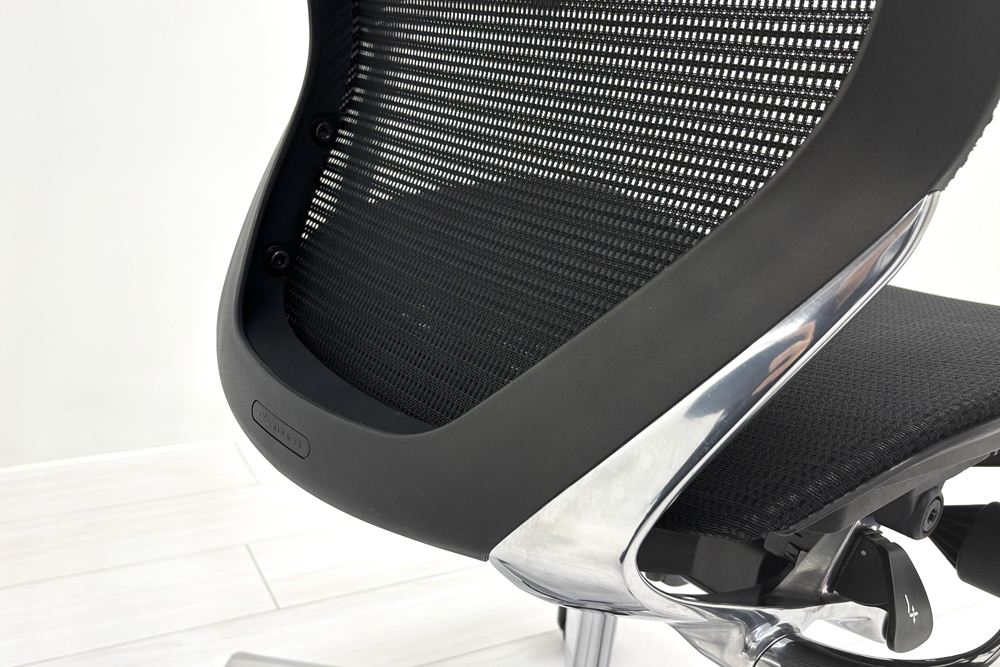 【ポリッシュ脚ピカピカ磨き有！】Baron Chair バロンチェア オカムラ 中古 固定肘 中古オフィス家具 ハイバックメッシュ ブラックの画像