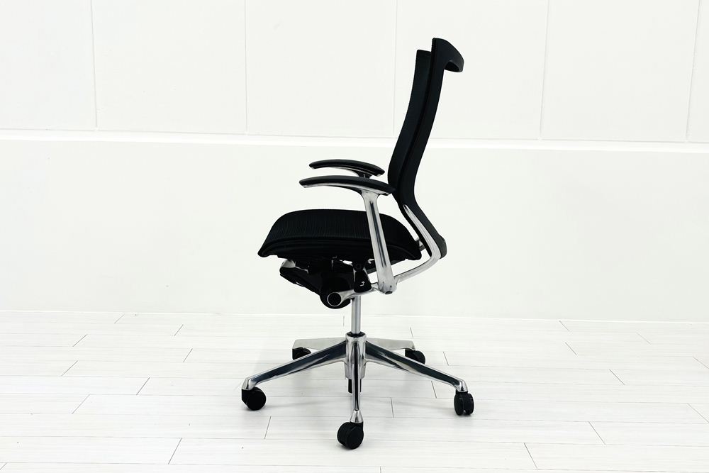 【ポリッシュ脚ピカピカ磨き有！】Baron Chair バロンチェア オカムラ 中古 固定肘 中古オフィス家具 ハイバックメッシュ ブラックの画像