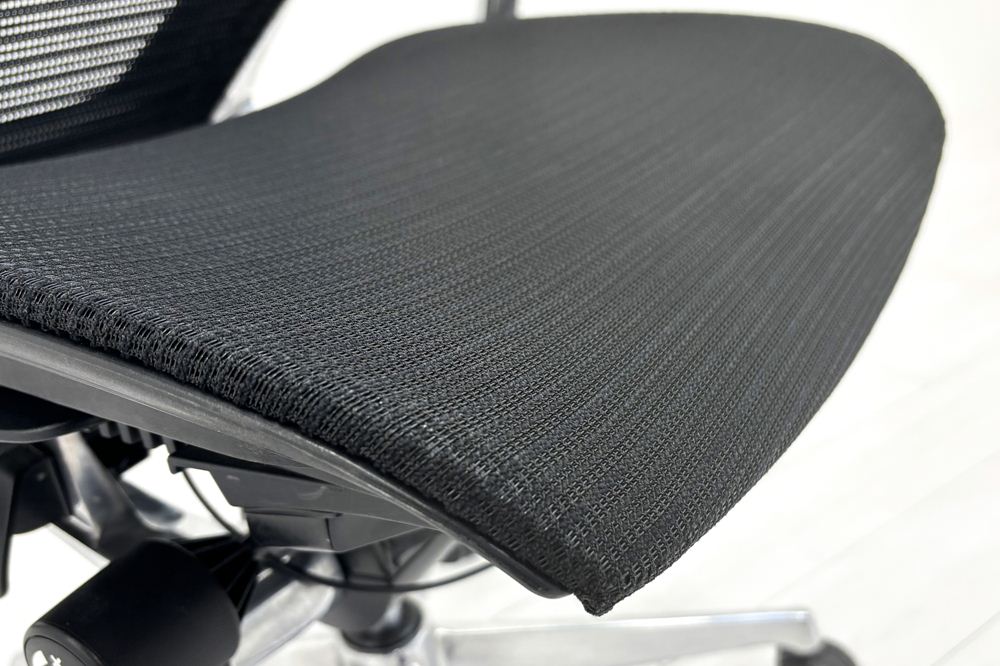 【ポリッシュ脚ピカピカ磨き有！】Baron Chair バロンチェア オカムラ 中古 固定肘 中古オフィス家具 ハイバックメッシュ ブラックの画像