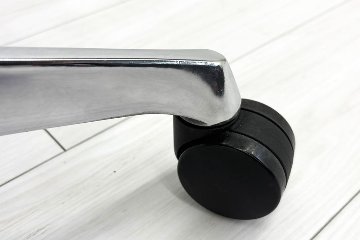 【ポリッシュ脚ピカピカ磨き有！】Baron Chair バロンチェア オカムラ 中古 固定肘 中古オフィス家具 ハイバックメッシュ ブラックの画像