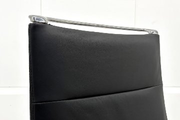 【6脚セット】 オカムラ モードチェア 中古 2017年製 ハイバック デザインアーム 中古オフィス家具 ブラック レザーの画像