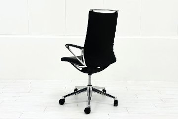 【6脚セット】 オカムラ モードチェア 中古 2017年製 ハイバック デザインアーム 中古オフィス家具 ブラック レザーの画像