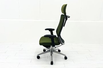 オカムラ コーラルチェア 中古 コーラル エクストラハイバック メッシュ 可動肘 ヘッドレスト付 中古オフィス家具 ダークグリーンの画像