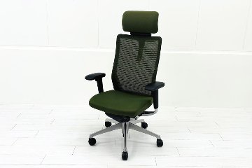 オカムラ コーラルチェア 中古 コーラル エクストラハイバック メッシュ 可動肘 ヘッドレスト付 中古オフィス家具 ダークグリーンの画像