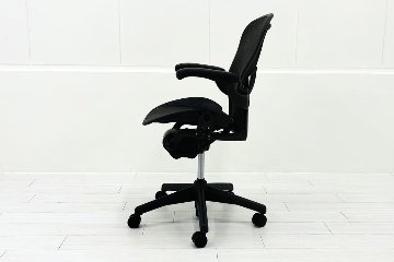 ハーマンミラー アーロンチェア Bサイズ フル装備 中古 2016年製 ポスチャーフィット Herman Miller Aeron Chair 中古オフィス家具 肘レバーの画像