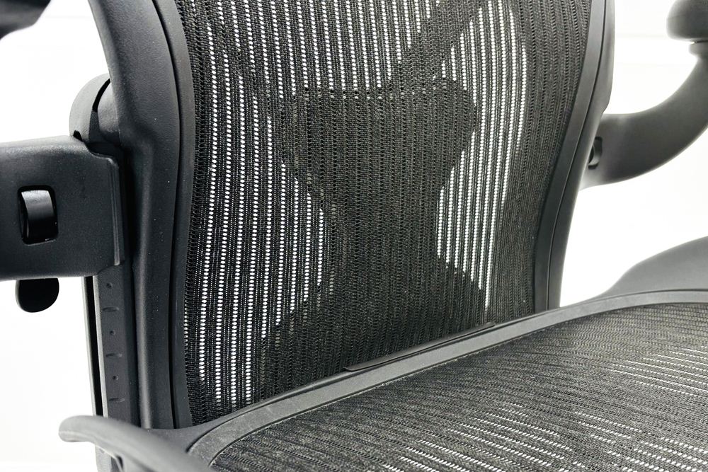 ハーマンミラー アーロンチェア Bサイズ フル装備 中古 2019年製 ポスチャーフィット Herman Miller Aeron Chair 中古オフィス家具 肘レバーの画像