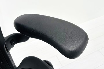 ハーマンミラー アーロンチェア Bサイズ フル装備 中古 2019年製 ポスチャーフィット Herman Miller Aeron Chair 中古オフィス家具 肘レバーの画像