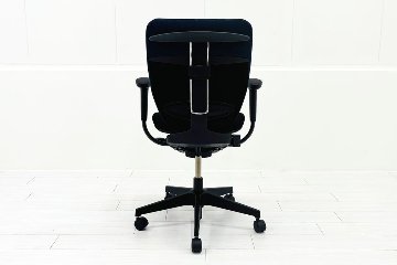イトーキ PRAO(プラオチェア)シリーズ 中古 2020年製 ハイバック 固定肘 中古オフィス家具 オフィスチェア 座ブラック 背ブルーの画像