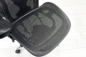 【ポリッシュ脚ピカピカ磨き】 ハーマンミラー アーロンチェア Cサイズ フル装備 中古 ポスチャーフィット Herman Miller Aeron Chair 中古オフィス家具 肘レバーの画像