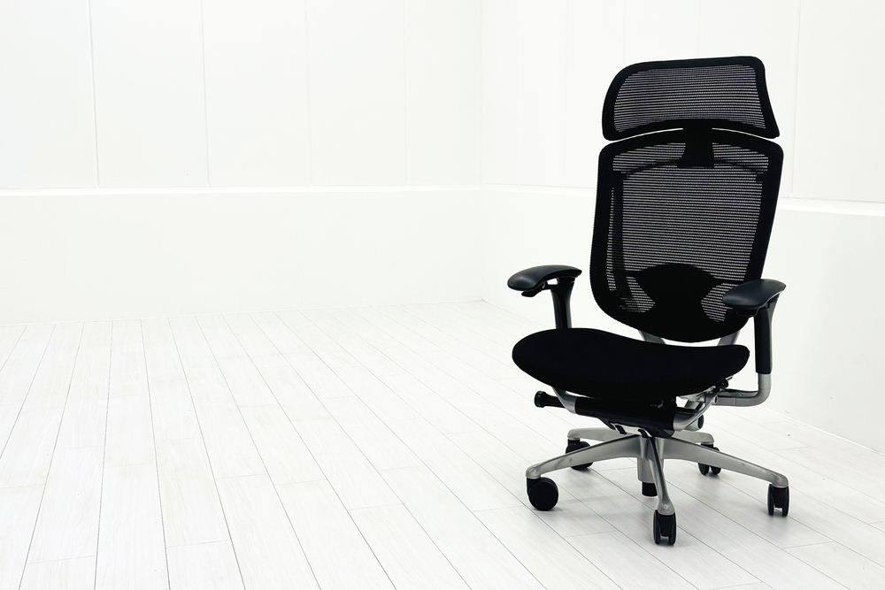 オカムラ コンテッサチェア 中古 エクストラハイバック 大型ヘッドレスト Contessa 中古オフィス家具 ブラックの画像