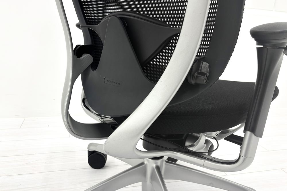 オカムラ コンテッサチェア 中古 エクストラハイバック 大型ヘッドレスト Contessa 中古オフィス家具 ブラックの画像