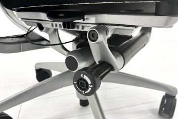 オカムラ コンテッサチェア 中古 エクストラハイバック 大型ヘッドレスト Contessa 中古オフィス家具 ブラックの画像