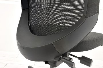 イトーキ ノートチェア 2023年製 中古 ローバック ブラック 肘無 ITOKI nort 中古オフィス家具の画像