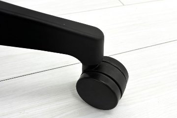 イトーキ ノートチェア 2023年製 中古 ローバック ブラック 肘無 ITOKI nort 中古オフィス家具の画像
