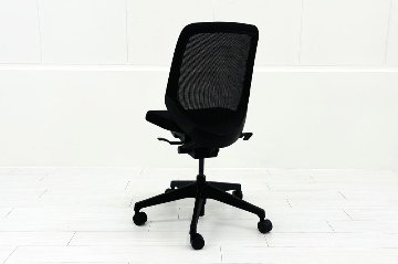 イトーキ ノートチェア 2023年製 中古 ローバック ブラック 肘無 ITOKI nort 中古オフィス家具の画像