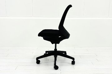 イトーキ ノートチェア 2023年製 中古 ローバック ブラック 肘無 ITOKI nort 中古オフィス家具の画像