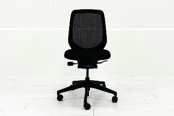 イトーキ ノートチェア 2023年製 中古 ローバック ブラック 肘無 ITOKI nort 中古オフィス家具の画像