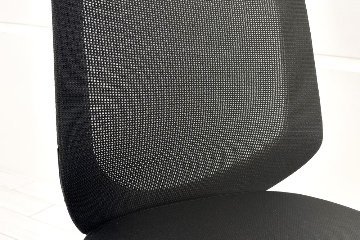 イトーキ ノートチェア 2023年製 中古 ローバック ブラック 肘無 ITOKI nort 中古オフィス家具の画像