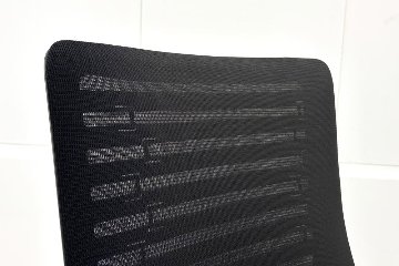 イトーキ エピオスチェア 中古 2021年製 epios(エピオスチェア)シリーズ 可動肘 ハイバック 事務椅子 ITOKI 中古オフィス家具 ブラックの画像