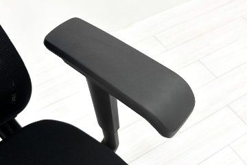 イトーキ エピオスチェア 中古 2021年製 epios(エピオスチェア)シリーズ 可動肘 ハイバック 事務椅子 ITOKI 中古オフィス家具 ブラックの画像
