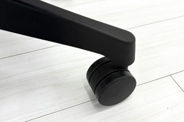 イトーキ エピオスチェア 中古 2021年製 epios(エピオスチェア)シリーズ 可動肘 ハイバック 事務椅子 ITOKI 中古オフィス家具 ブラックの画像