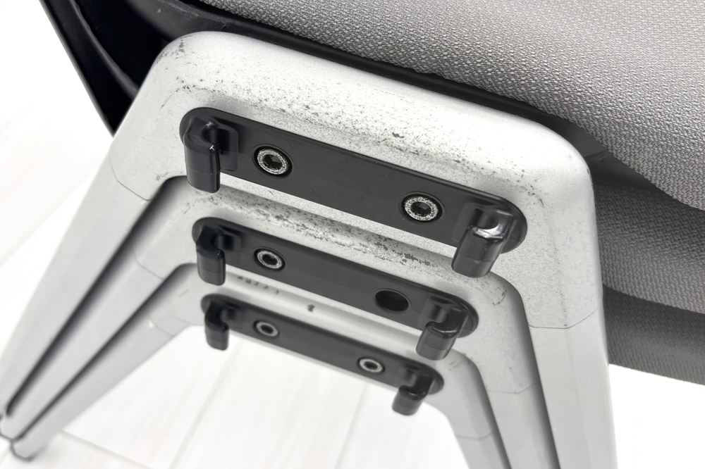 ミーティングチェア コクヨ フリップシリーズ 【4脚セット】 中古 スタッキングチェア 会議椅子 中古オフィス家具 多目的チェアの画像