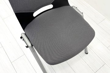 ミーティングチェア コクヨ パレードシリーズ 【4脚セット】 中古 スタッキングチェア 会議椅子 中古オフィス家具 多目的チェアの画像