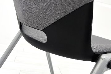 ミーティングチェア コクヨ パレードシリーズ 【4脚セット】 中古 スタッキングチェア 会議椅子 中古オフィス家具 多目的チェアの画像