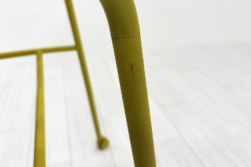 ミーティングチェア コクヨ エニーシリーズ 中古 ネスティングチェア 会議椅子 中古オフィス家具 多目的チェア イエローの画像