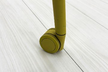 ミーティングチェア コクヨ エニーシリーズ 中古 ネスティングチェア 会議椅子 中古オフィス家具 多目的チェア イエローの画像
