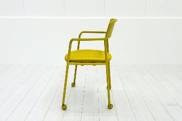 ミーティングチェア コクヨ エニーシリーズ 中古 ネスティングチェア 会議椅子 中古オフィス家具 多目的チェア イエローの画像
