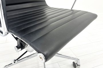 【リプロダクト品】 アルミナムチェア 中古 エグゼクティブチェア レザー ブラックの画像