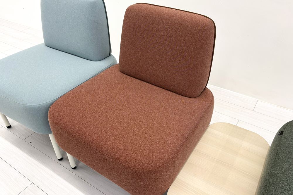 オカムラ ライブス コラボレーションソファセット 中古 ロビーソファ ミーティングソファ 応接ソファ 中古オフィス家具の画像