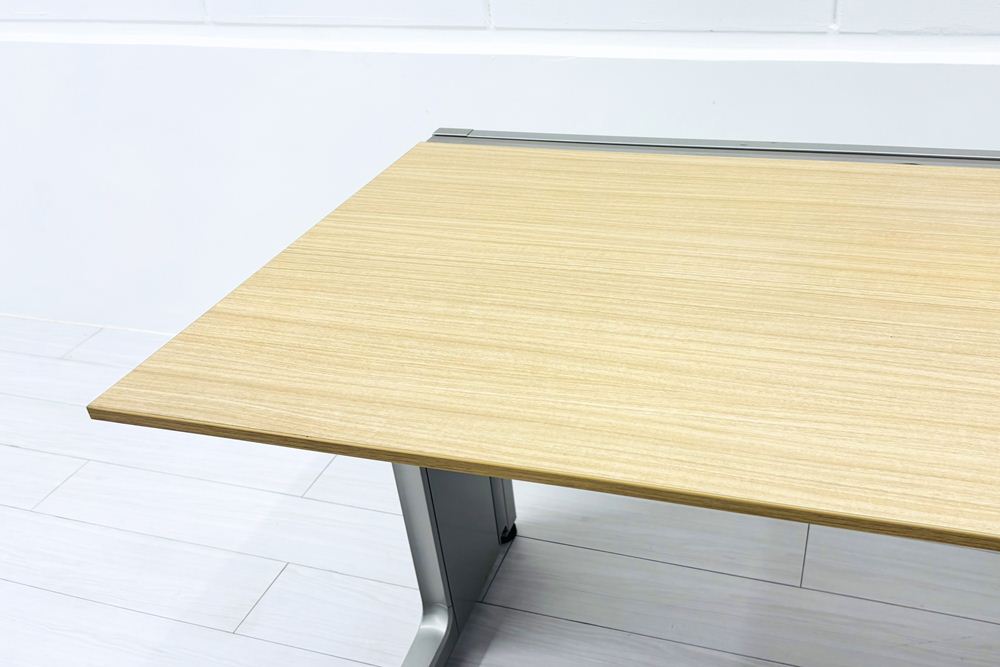 イトーキ 中古 L型デスク L字デスク 角テーブル L型机 L字机 中古オフィス家具 1600/1200/720 右ラウンドの画像