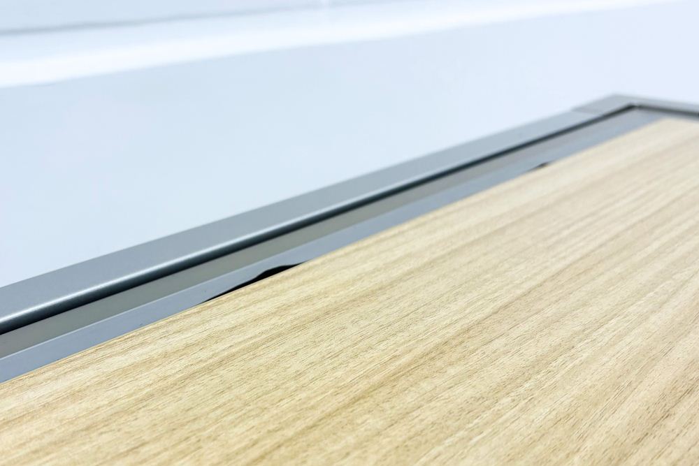 イトーキ 中古 L型デスク L字デスク 角テーブル L型机 L字机 中古オフィス家具 1600/1200/720 右ラウンドの画像