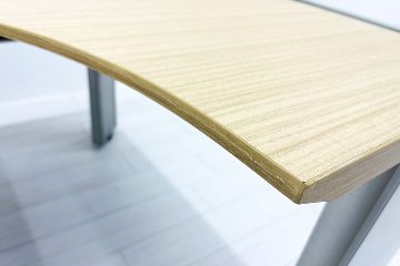 イトーキ 中古 L型デスク L字デスク 角テーブル L型机 L字机 中古オフィス家具 1600/1200/720 右ラウンドの画像